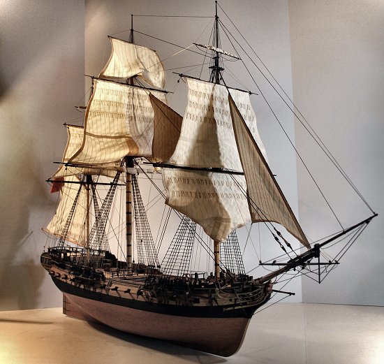 HMS Indefatigable - Battle Sail Image of British Frigate